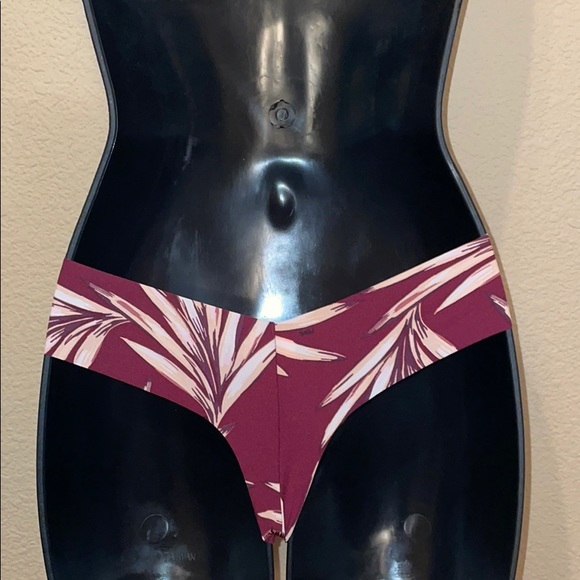 PINK VS Thong Panty - Picture 2 of 2